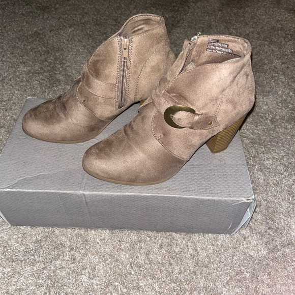 Maurices nude cone heels - Picture 1 of 4